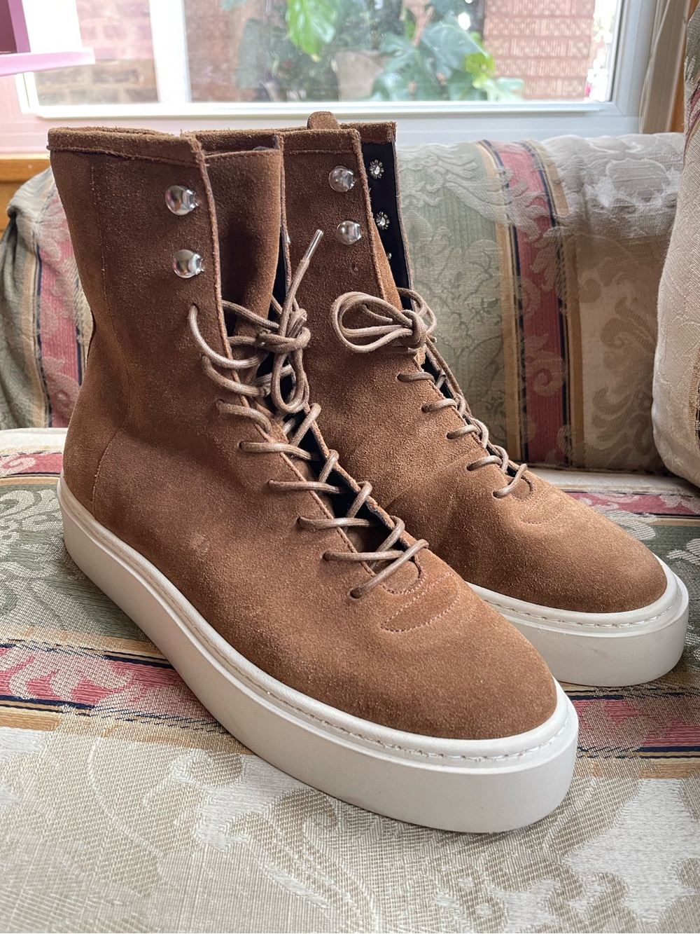 Aquatalia Lacole Platform Bootie. Size 40 Women